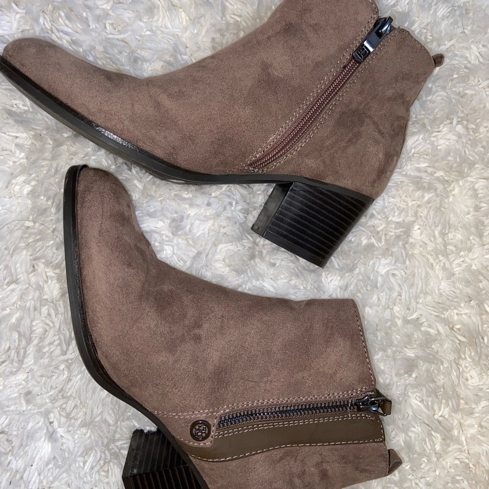 ✨Liz Claiborne booties✨